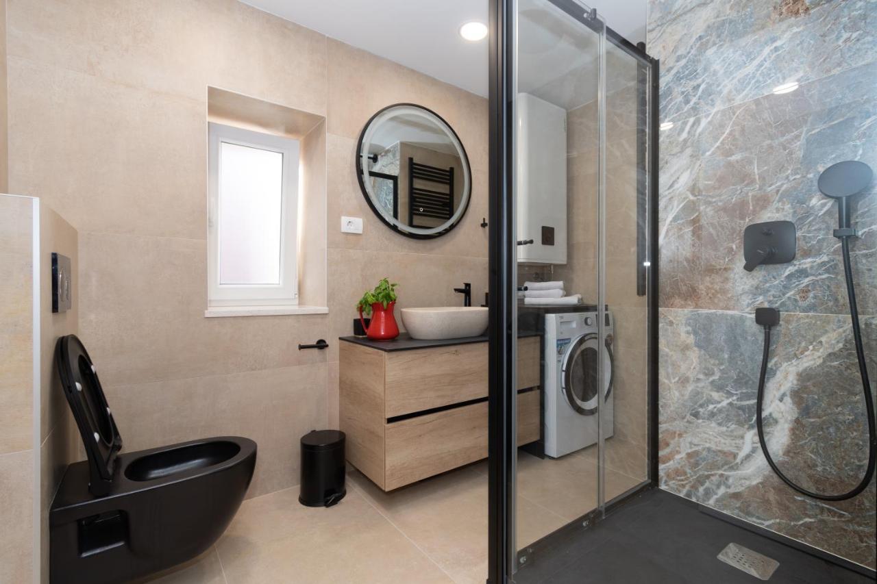 Ivka Makarska - Modern And Luxurious Oldtown Apartament Eksteriør billede